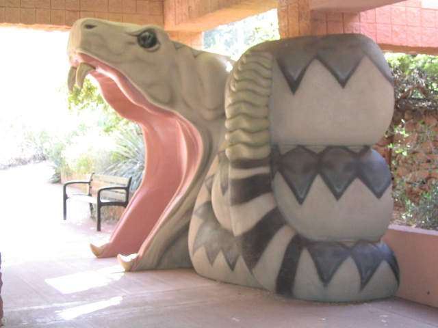 618x457 pixels (143K)